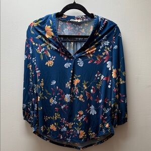 Chic Floral V-Neck Blouse - Navy